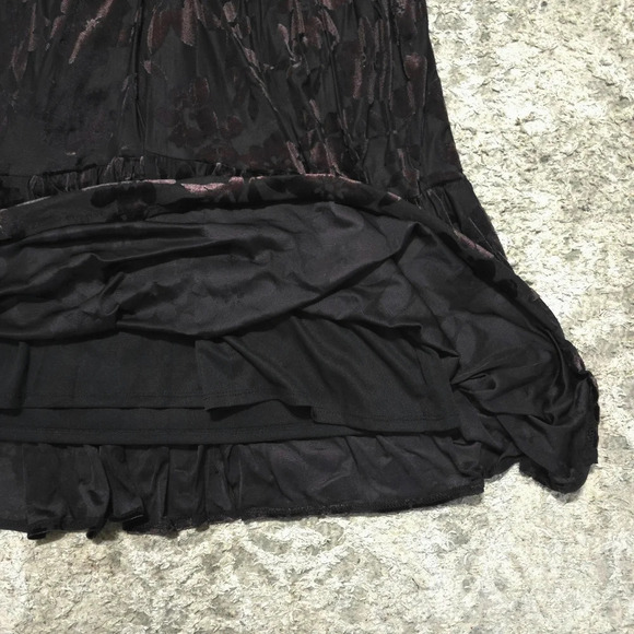 TAYLOR Long Sleeve Black Burnout Velvet Floral Empire Waist Dress, Tiered Skirt - Picture 10 of 16